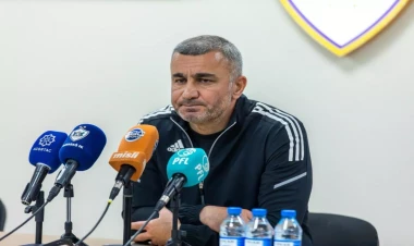 Qurban Qurbanov yenə qapıçı axtarır