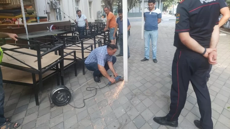 Bakıda restoran sahibinin özbaşınalığının qarşısı alındı - FOTO