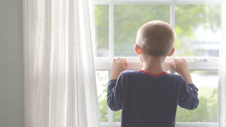 Bakıda autizm xəstəsi olan 7 yaşlı uşaq itkin düşdü