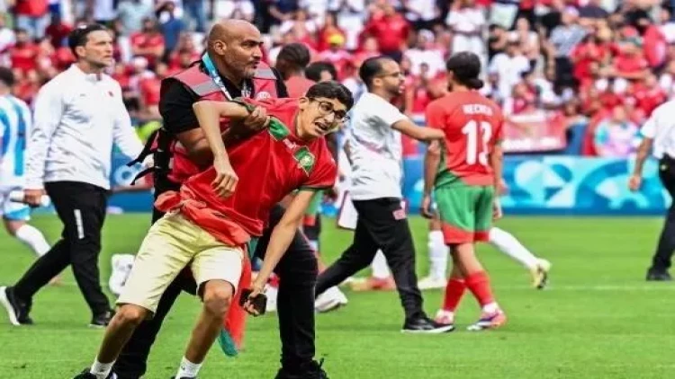 Olimpiadanın ilk oyununda qalmaqal: 2 saatlıq fasilə, ləğv olunan qol - VİDEO