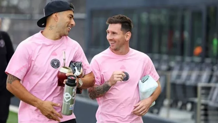 Messi, Suares və xanımları yaxtada belə dincəlirlər - FOTO