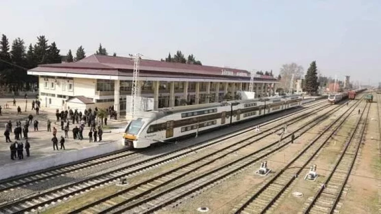 Xırdalanda sürət qatarı azyaşlını vurdu