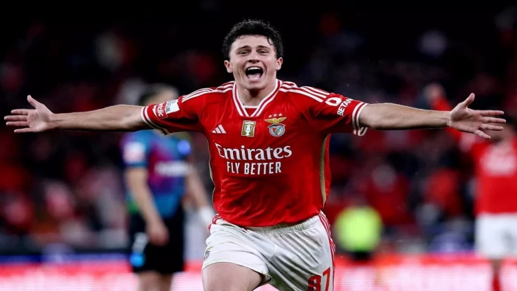 PSJ 100 milyonluq futbolçuya göz dikdi