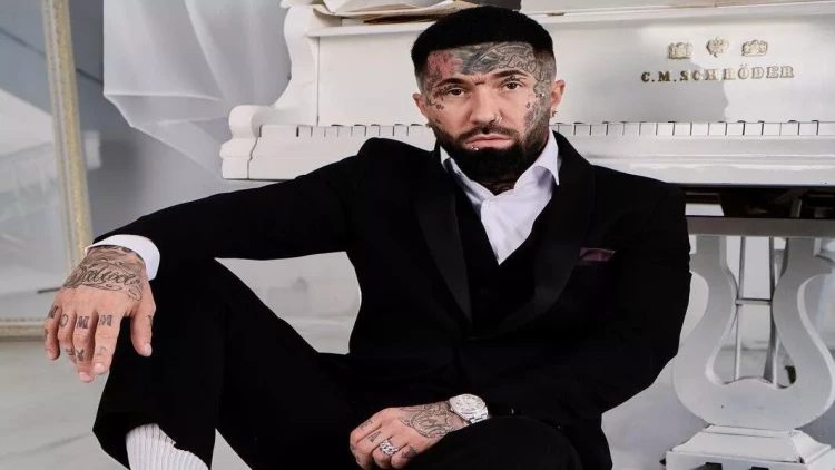 Məşhur reperin Bakı konsertində hərəkəti müzakirə yaratdı - VİDEO