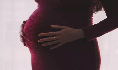 Masallıda 17 yaşlı ananın körpəsi ölü doğuldu - prokurorluq işə qarışdı - YENİLƏNİB