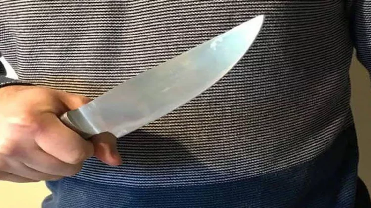 “Bu nə geyimdir kənddə geyinmisiniz?” sözünə görə bıçaqlanma