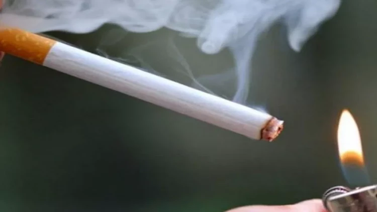 Çəkdiyi siqaret özünü yandırdı