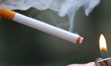 Çəkdiyi siqaret özünü yandırdı