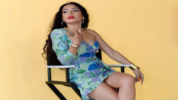 Dilarə Kazımova transparan geyimdə pozalar verdi - FOTO