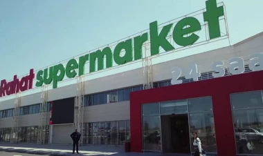 Bakıda dəhşətli hadisə: satıcıları bıçaqlayıb, avtomobillə vurdu