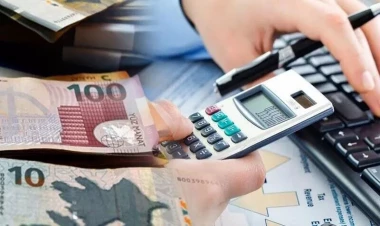 Azərbaycanda orta aylıq əmək haqqında ARTIM OLDU - 1000 manatı ötüb