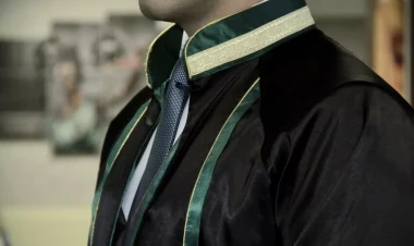 Azərbaycanda iki vəkilin fəaliyyəti dayandırıldı - 4-ü xəbərdarlıq aldı