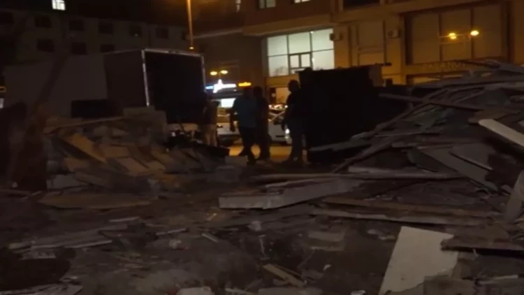 Yasamalda gecə ilə obyektləri sökdülər: 