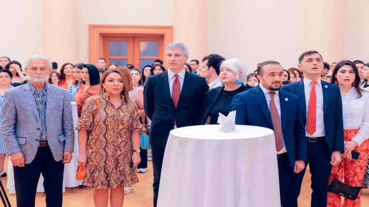 “Onun yarısı” adlı gənc rəssamların qrup sərgisi keçirilib - FOTO