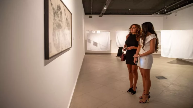 Aida Mahmudova fəaliyyətinə yenidən başlayan “YAY” qalereyasının açılışında iştirak edib - FOTO