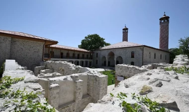 Ermənilərin xaç işarəsi vurduğu məscidə virtual səyahət - VİDEO