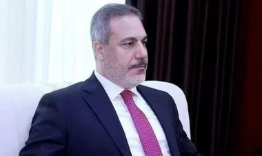 Azərin Cıdır düzündə türkü oxudu, Fidan dinlədi - VİDEO