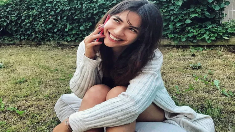 Aktrisa Mahsun Kırmızıgülün oğlu ilə eşq yaşayır? - FOTO