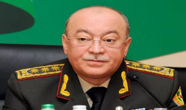 Nazir rəis müavinini işdən çıxardı