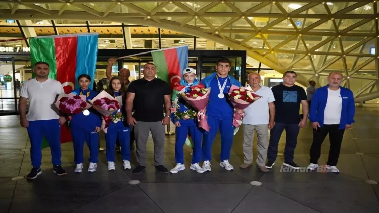 Avropa birinciliyində 4 medal qazanan boksçularımız Vətənə qayıtdı - FOTO