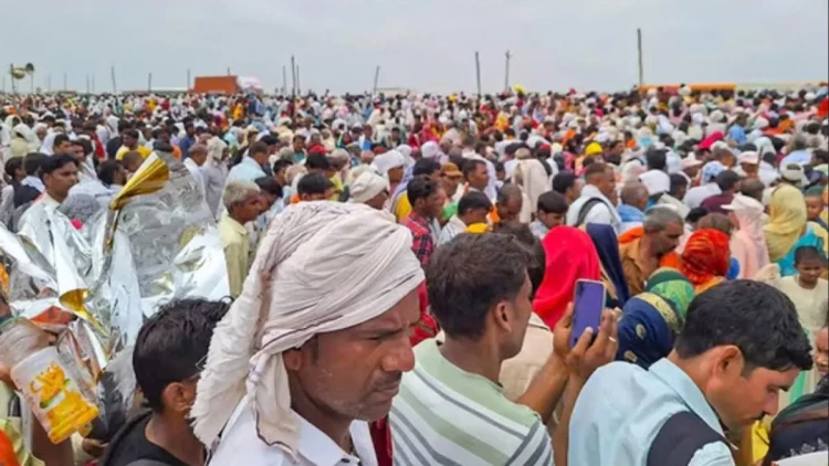 Hindistanda dini tədbirdə izdiham zamanı 100-dən çox adam ölüb