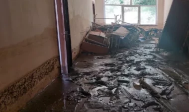 Sel 7 məktəbi viran qoydu - FOTO