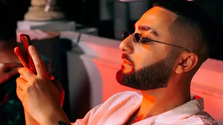 Epi nişanlandı - FOTO