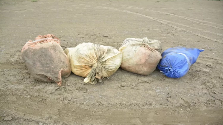 Narkotiki ölkəyə keçirmək istəyənlər saxlanıldı - FOTO