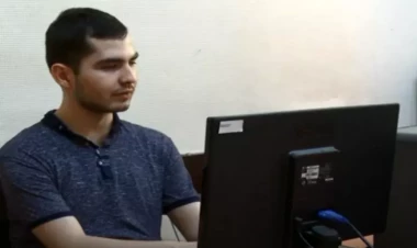 Görmə qabiliyyətini itirmiş tələbə qrupda birinci oldu - VİDEO