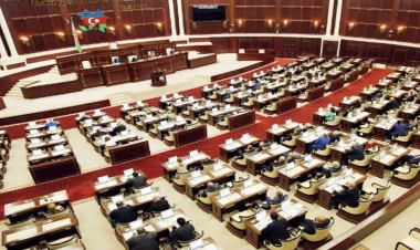 Milli Məclisin sonuncu plenar iclasının gündəliyinə dəyişiklik edildi