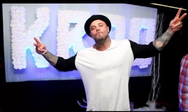 49 yaşlı müğənni qəfil vəfat etdi - FOTO