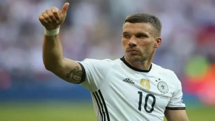 Dünya çempionu Sloveniya millisinə 50 dönər göndərdi - FOTO