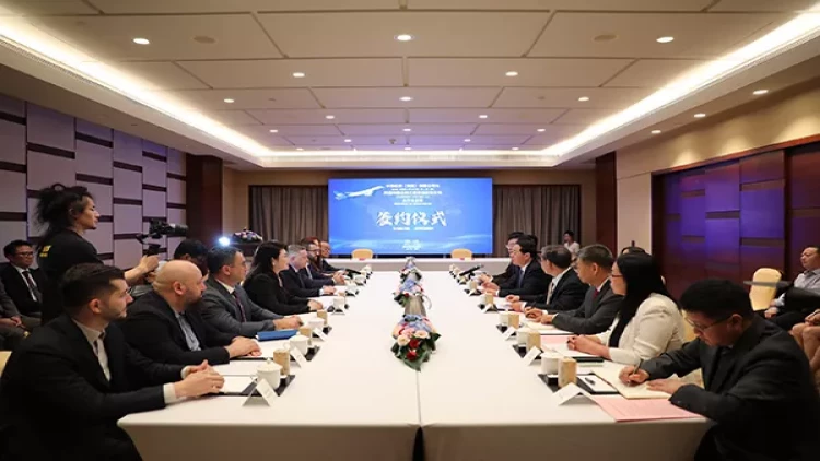Silk Way West Airlines və China Henan Aviation Group arasında anlaşma memorandumu imzalanıb - FOTO