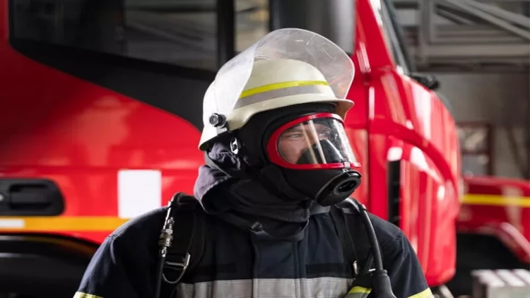 Keçmiş sevgilisinin şəkillərini yandırarkən məhəlləni külə döndərdi