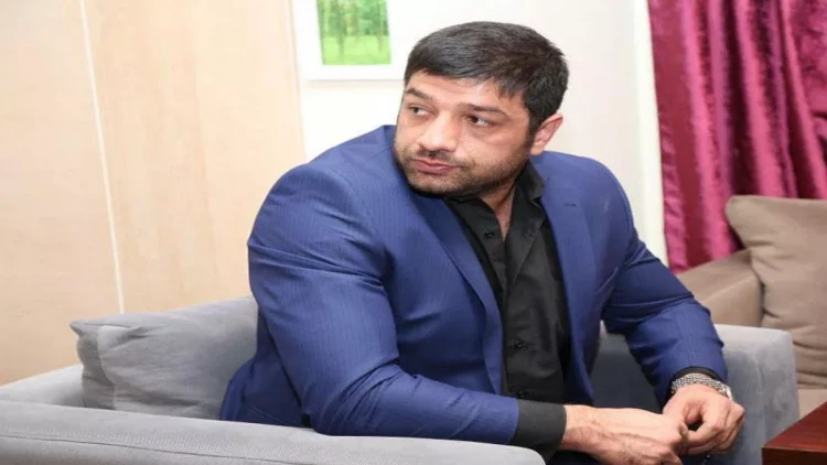 “Qadınları xoşbəxt edən kişilər...