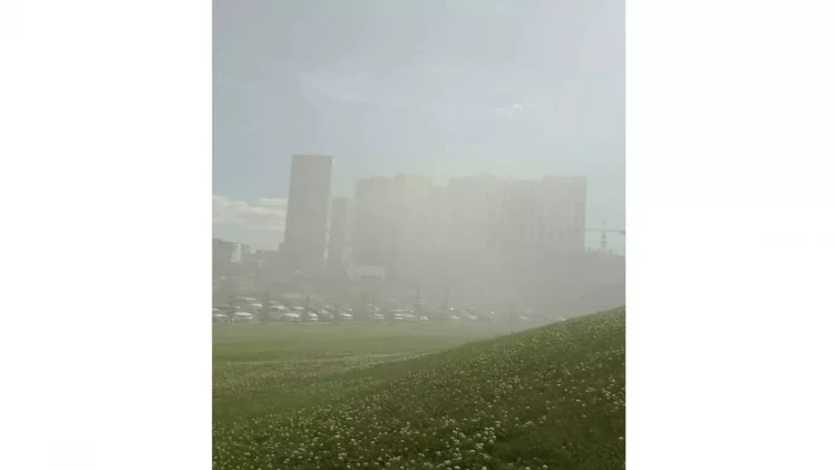 Astanada 26 mərtəbəli bina yanır - VİDEO