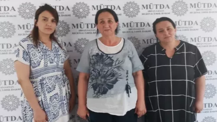 İmtahanda yüksək bal toplayan ana və qızları danışdılar - VİDEO