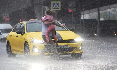 Moskvada güclü qasırğa - 2 nəfər öldü - YENİLƏNİB - VİDEO - FOTO