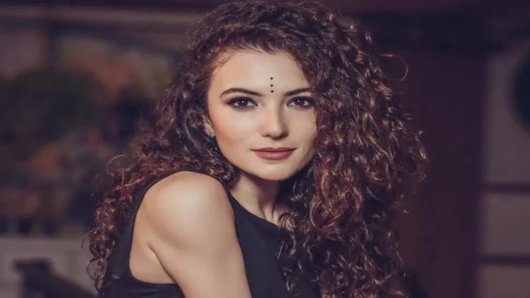 Səhnədə konsert verən Dilarəni alqışlamaq əvəzinə, Sagopanı SƏHNƏYƏ ÇAĞIRDILAR - VİDEO