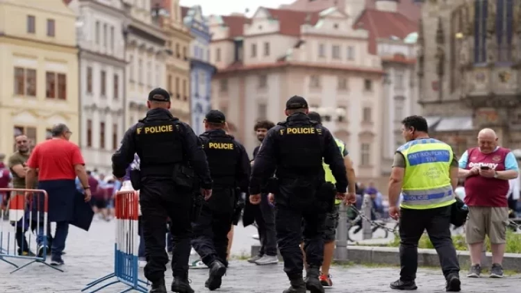 Praqada terror həyəcanı: Metro və tramvayların hərəkəti dayandırıldı