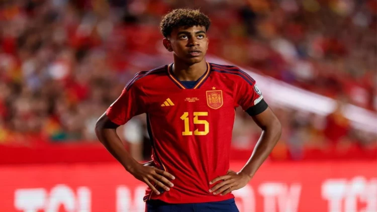 Lamin Yamal tarixə düşüb