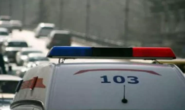 Biləsuvarda yolu keçən 4 yaşlı uşağı avtomobil vurub