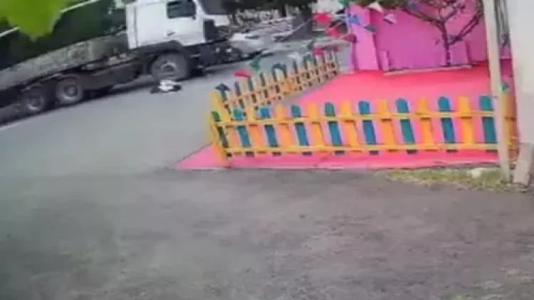 Yolu keçmək istəyən kişini çoxtonnajlı maşın vurdu - ANBAAN VİDEO