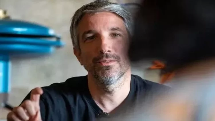 Fransada radio işçisi tənqidlərə görə işdən qovuldu