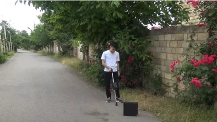 Qubada 10-cu sinif şagirdi “Ağıllı əsa” hazırladı - VİDEO