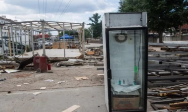 Yekaterinburqda Azərbaycan bazarı söküldü - FOTO