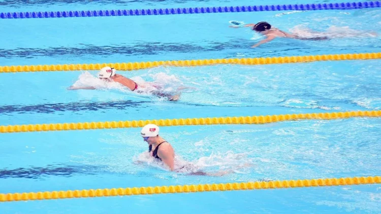 Azərbaycan paraüzgüçüsü Fransada gümüş qazandı