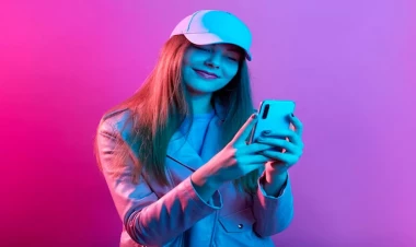 Erməni qızı mahnılarımızın hesabına 