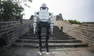 Robot Böyük Çin Səddinə çıxdı - Tarixdə ilk - FOTO