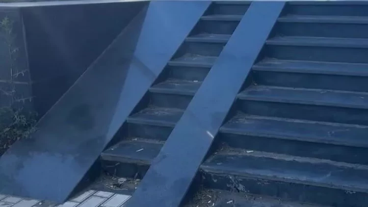 Bakıda təyinatı məlum olmayan növbəti pandus - Onlar nə üçün var? - VİDEO